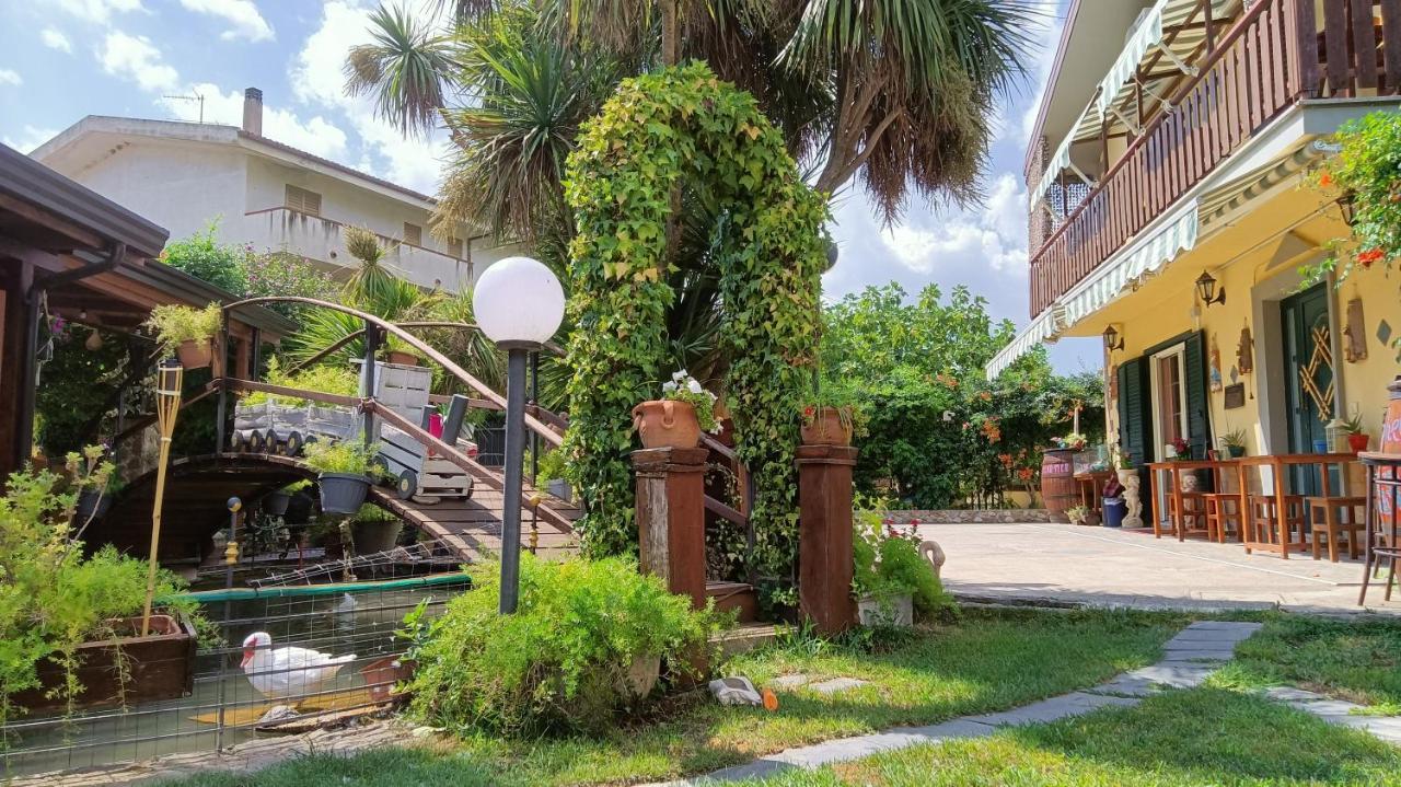Bed and Breakfast Il Laghetto Castrovillari Exterior foto