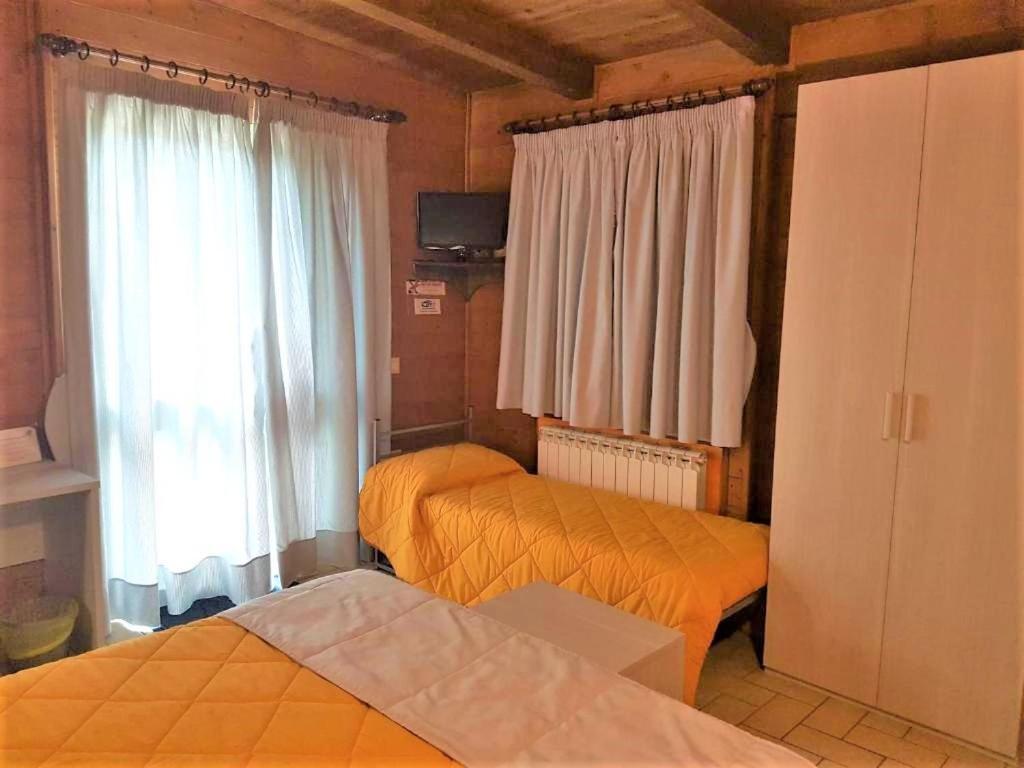Bed and Breakfast Il Laghetto Castrovillari Exterior foto