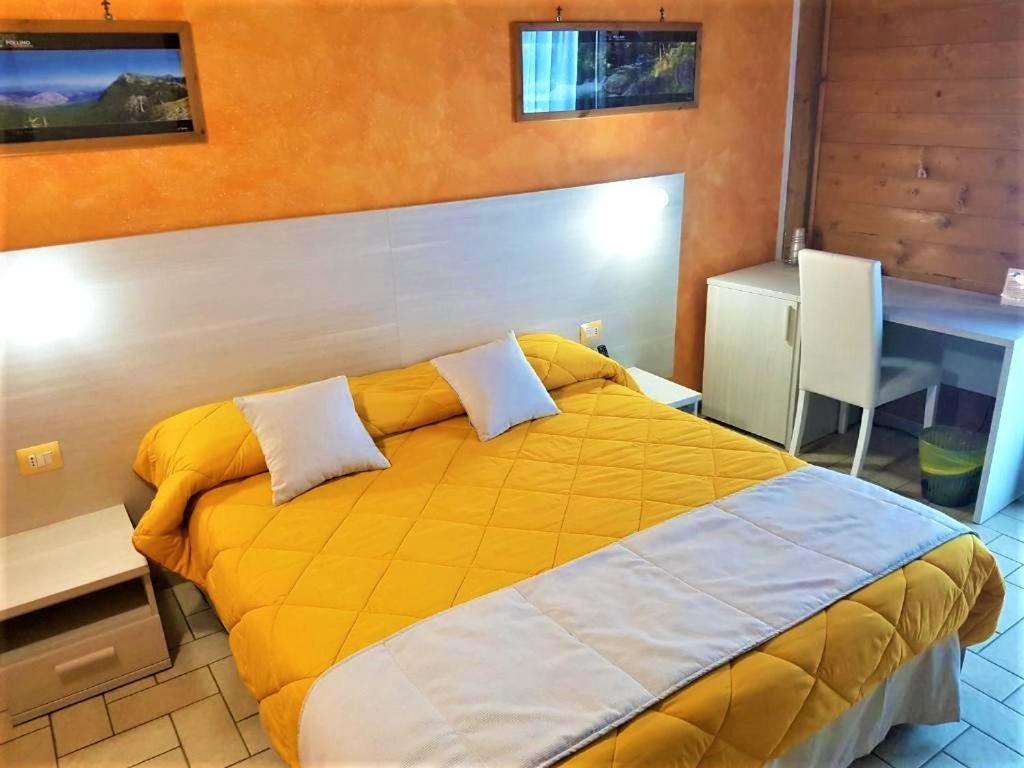 Bed and Breakfast Il Laghetto Castrovillari Exterior foto
