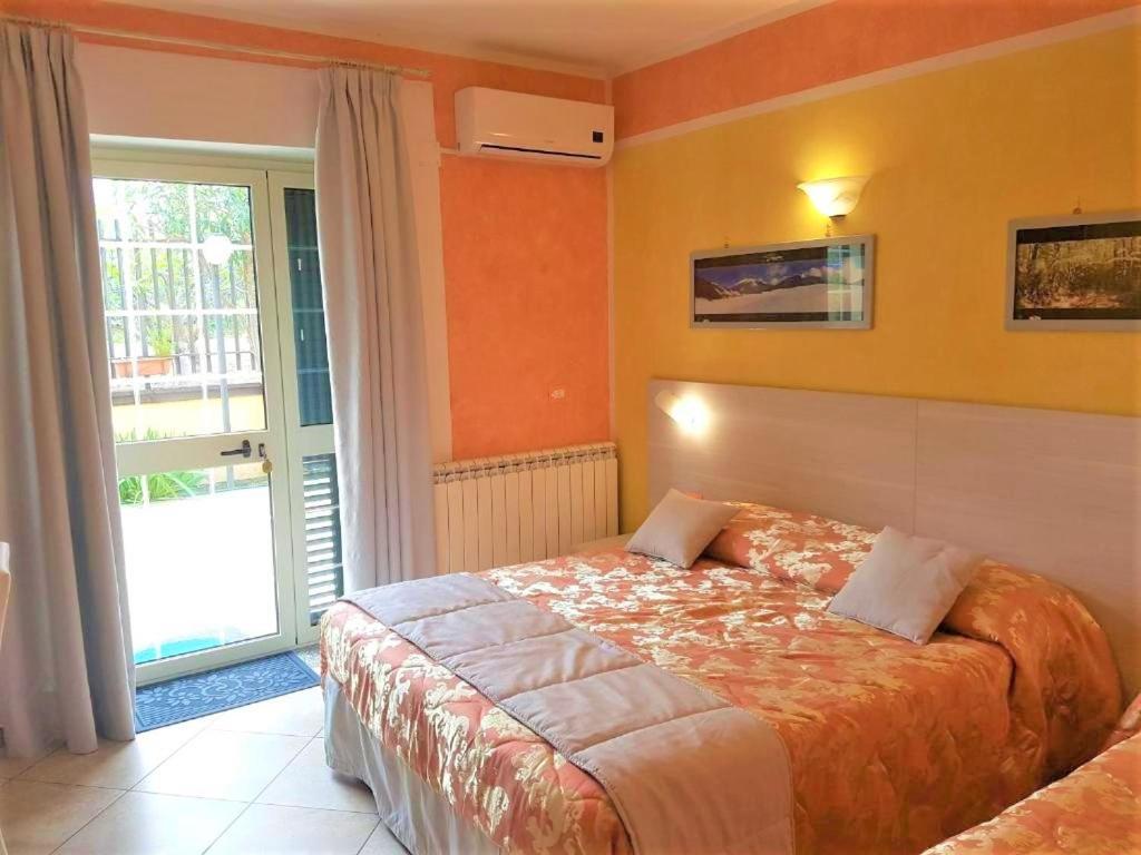 Bed and Breakfast Il Laghetto Castrovillari Exterior foto