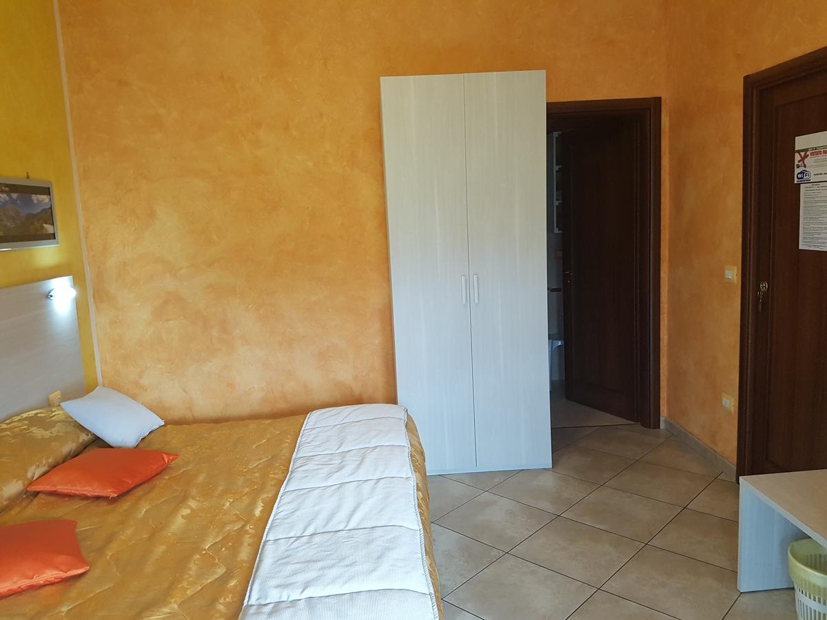Bed and Breakfast Il Laghetto Castrovillari Exterior foto